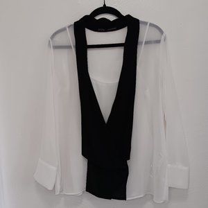Zara Top with white and black buttons, white under blouse Size M/28